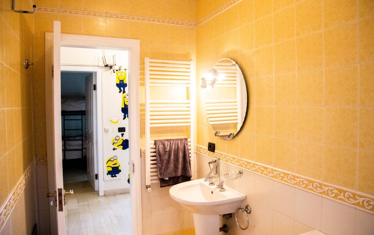 Blue Door Hostel Tirana Buitenkant foto