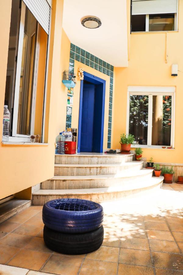 Blue Door Hostel Tirana Buitenkant foto