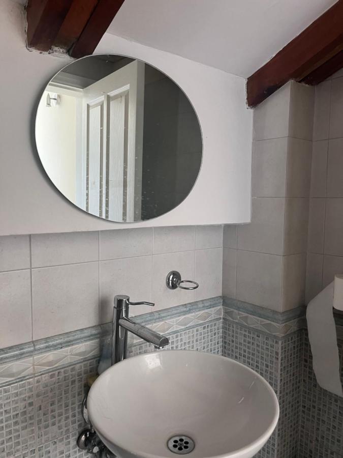 Blue Door Hostel Tirana Buitenkant foto