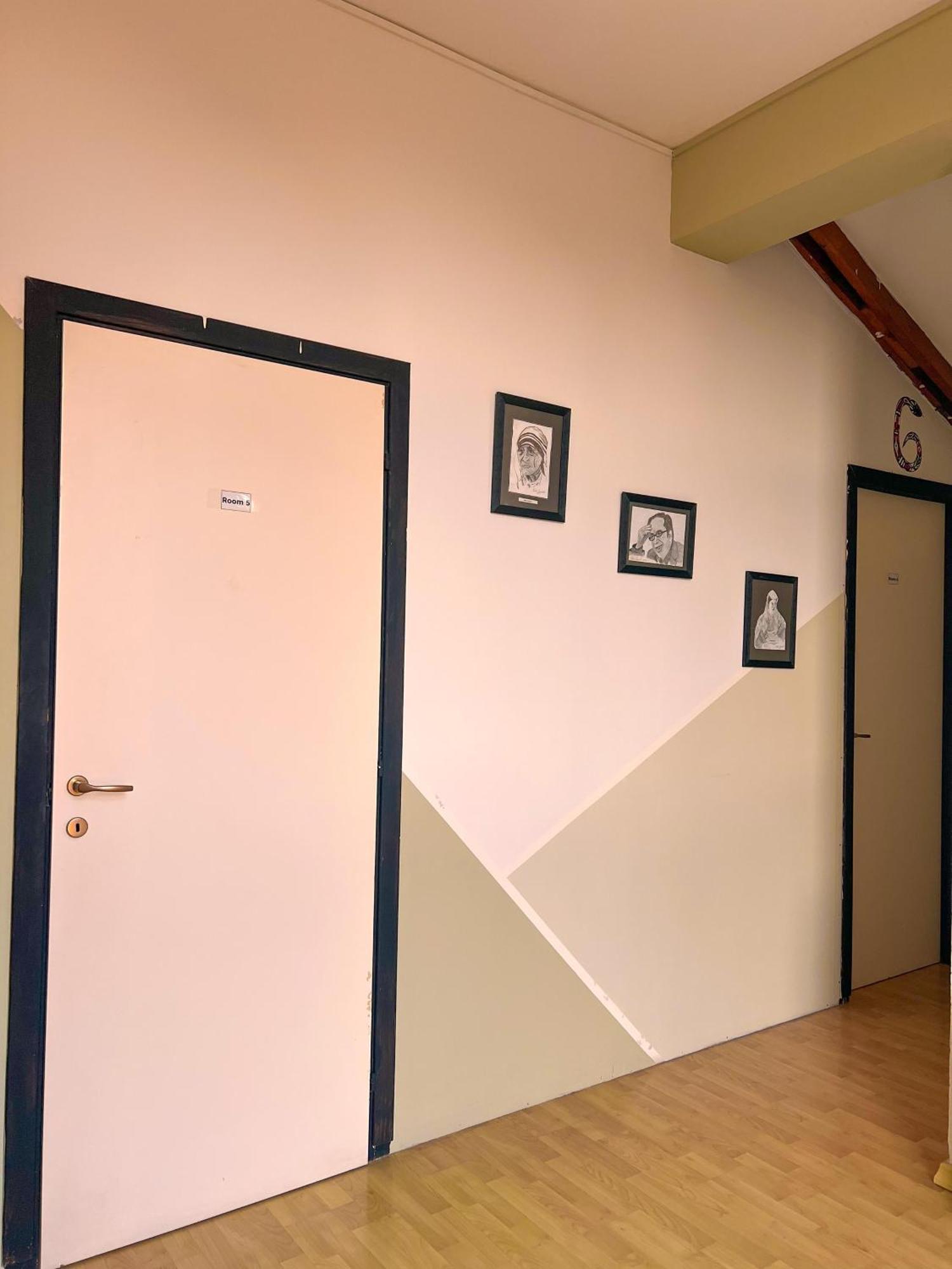 Blue Door Hostel Tirana Buitenkant foto