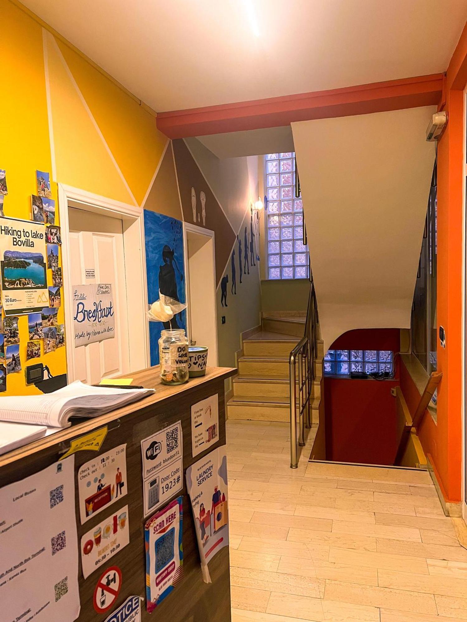 Blue Door Hostel Tirana Buitenkant foto